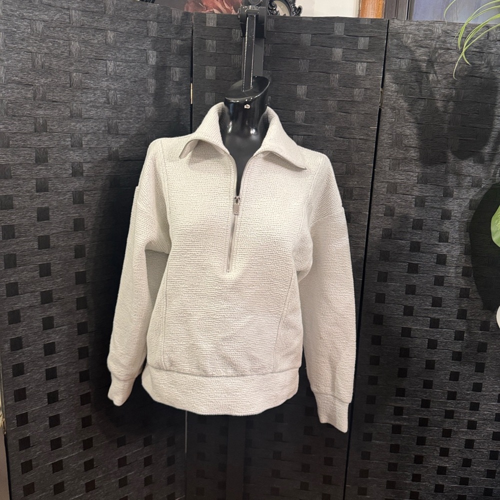 Cali Quarter Zip Pull Over Sz XS Grey / White